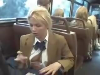 Blonda deity suge asiatic juveniles membru pe the autobus